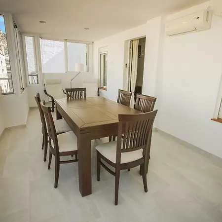 Skyline Penthouse 公寓